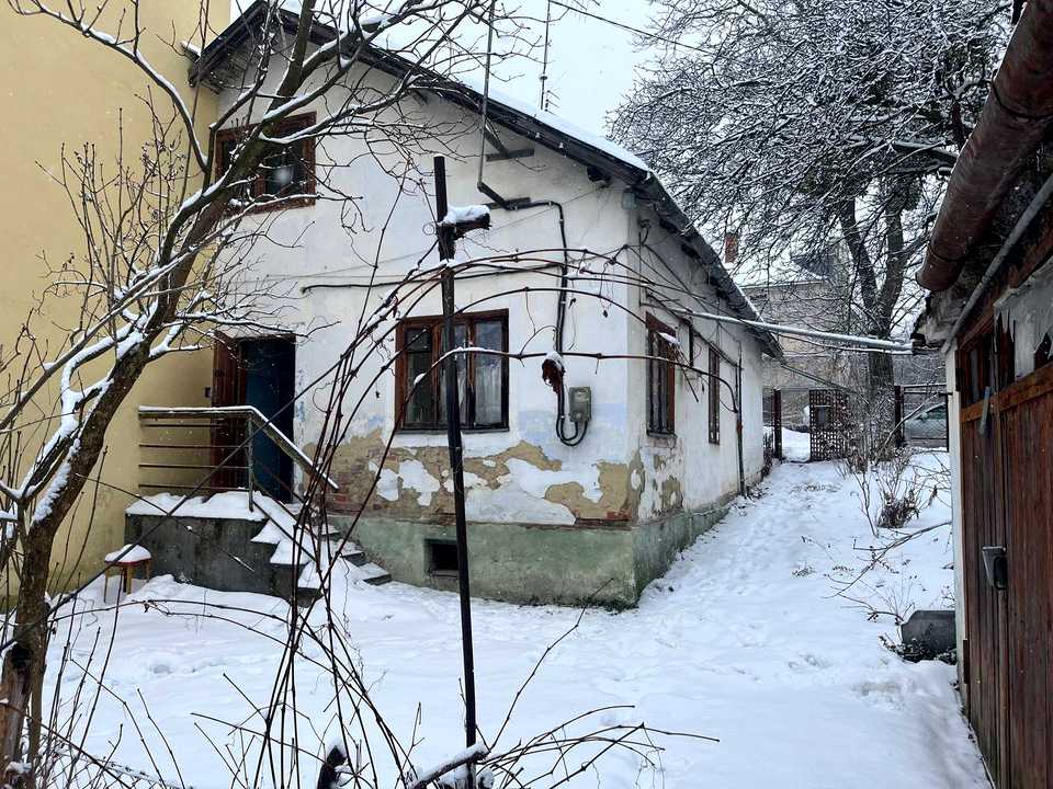 1879571613608954