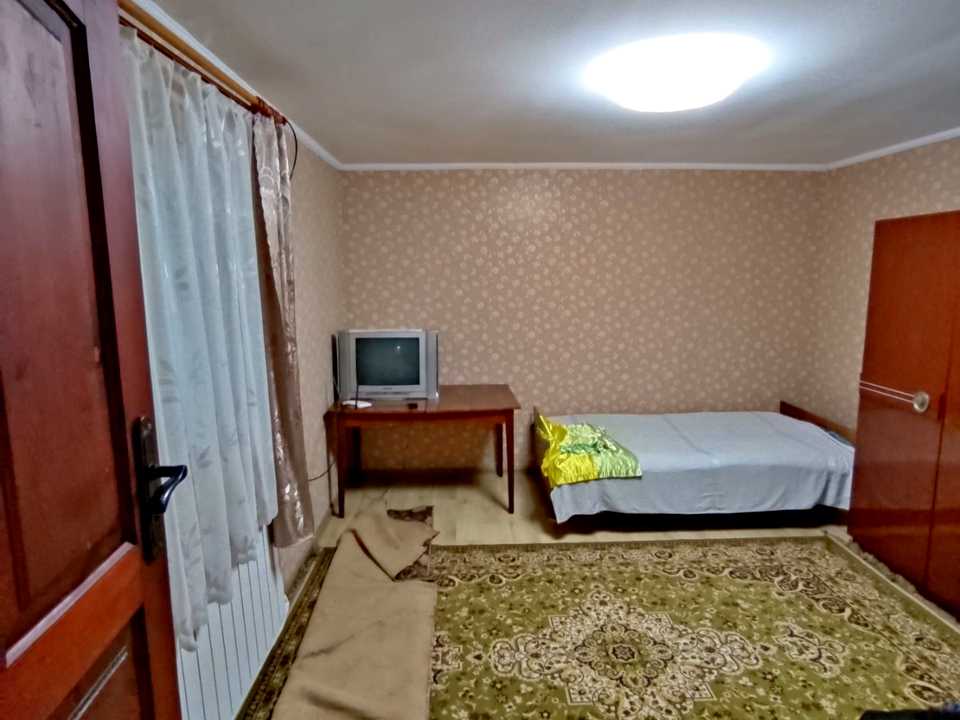 1879656636078127