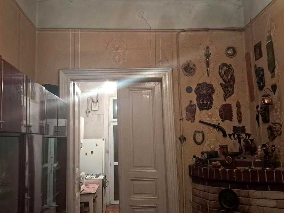 1879745937874444