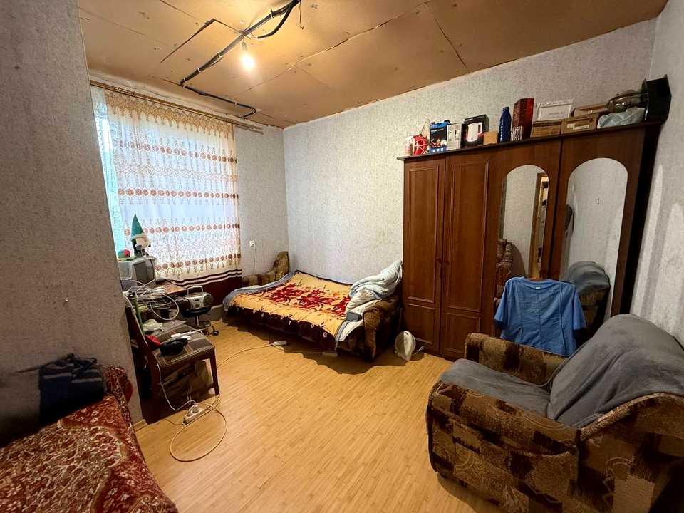1879758108835173