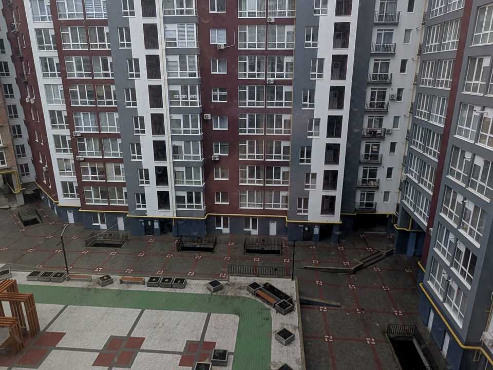 1879828733300264