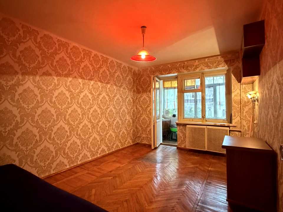 1879837195691716