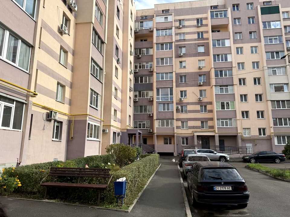 1879907771813801