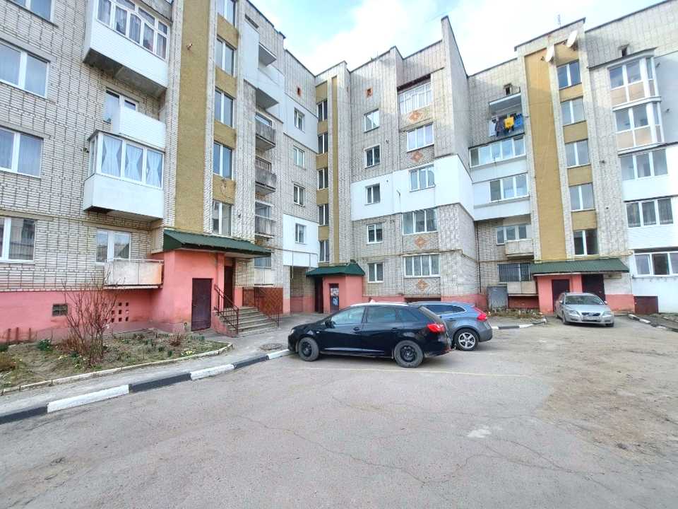 1879951643395677