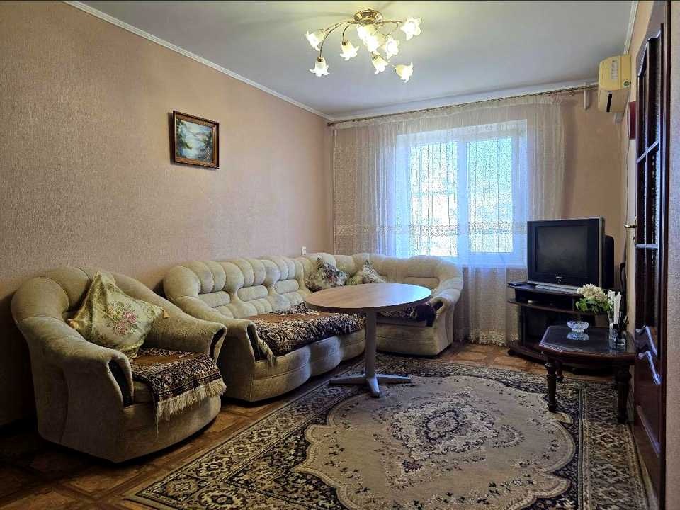 1880004930081125