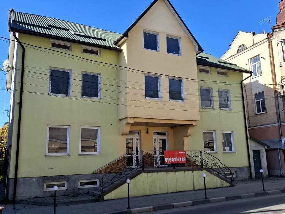 1880007866358231