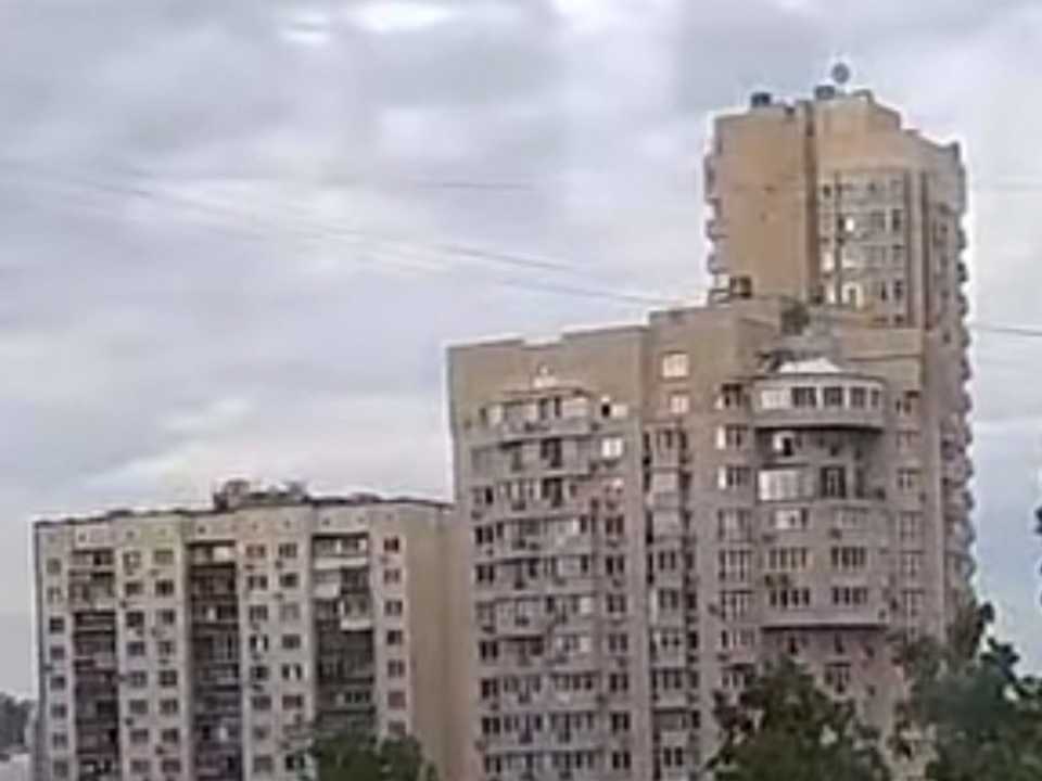 1880093405787744