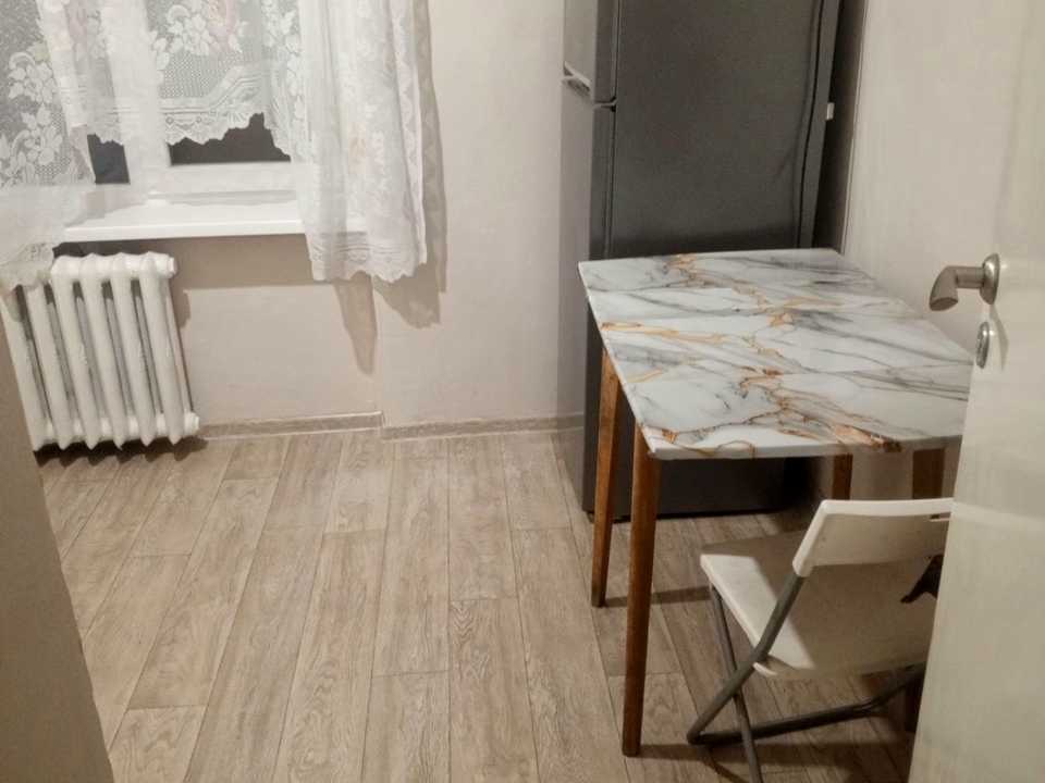 1880099958736773