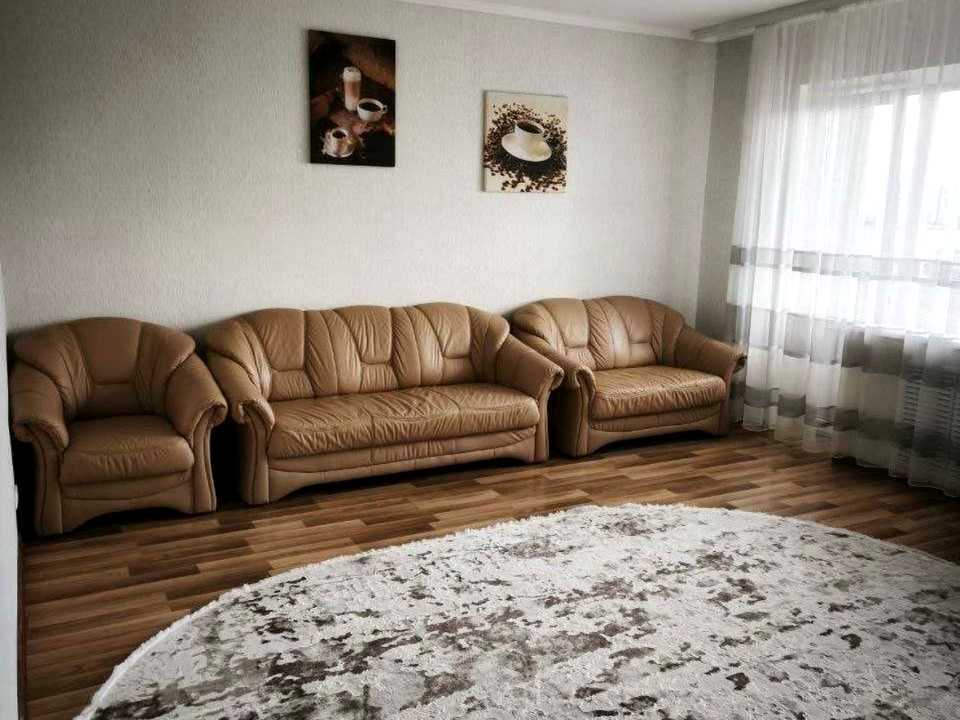 1880192353896832