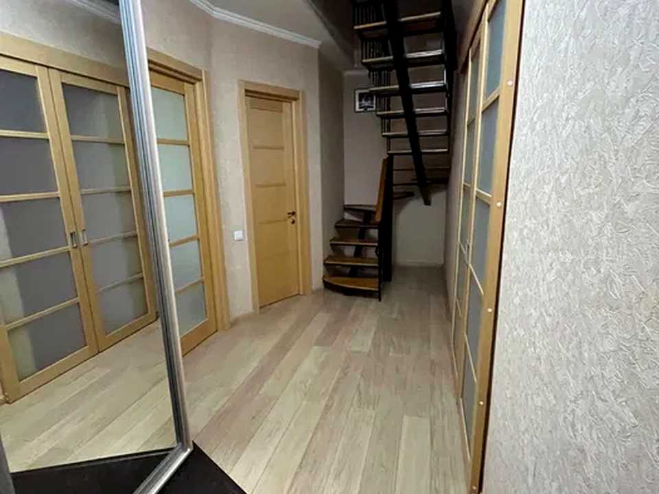 1880218414218751
