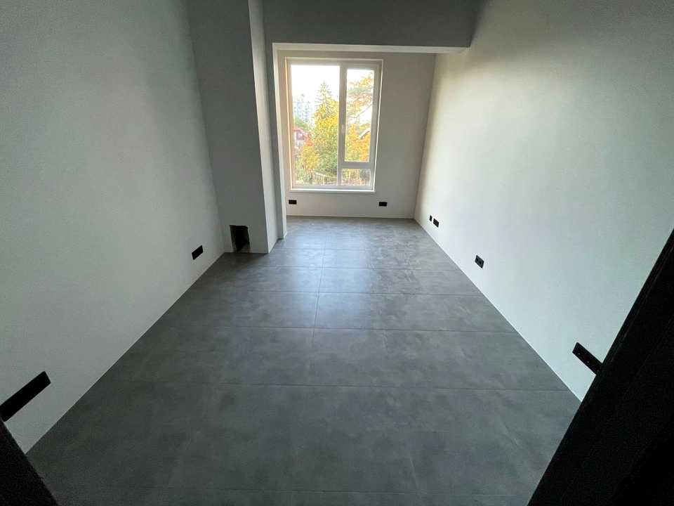 1880288799656320