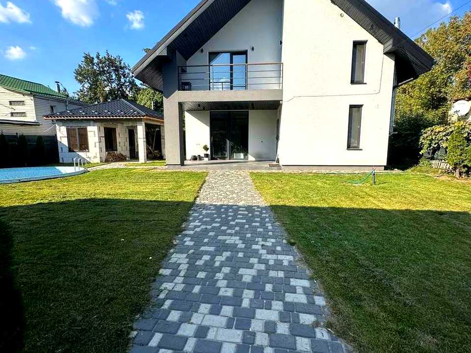 1880386074022872