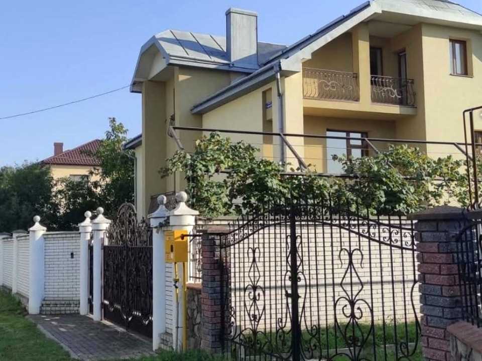 1880445777324561