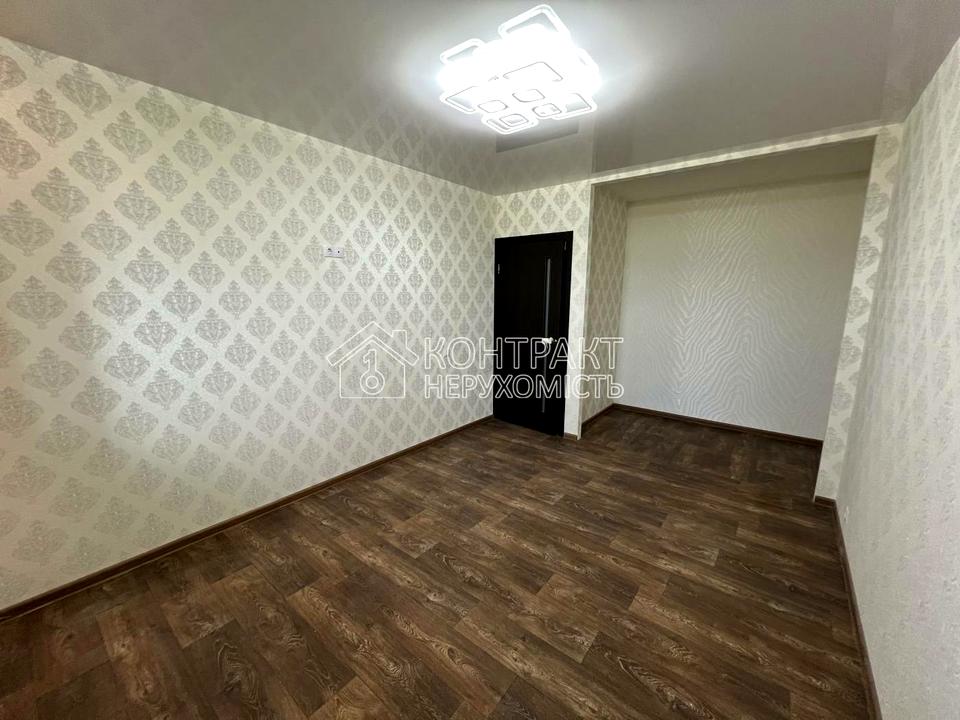 1832812141800562