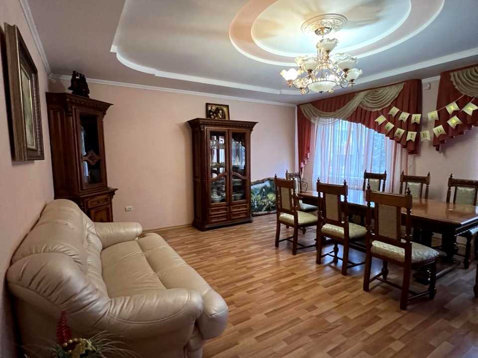 1851001551330927.jpg
