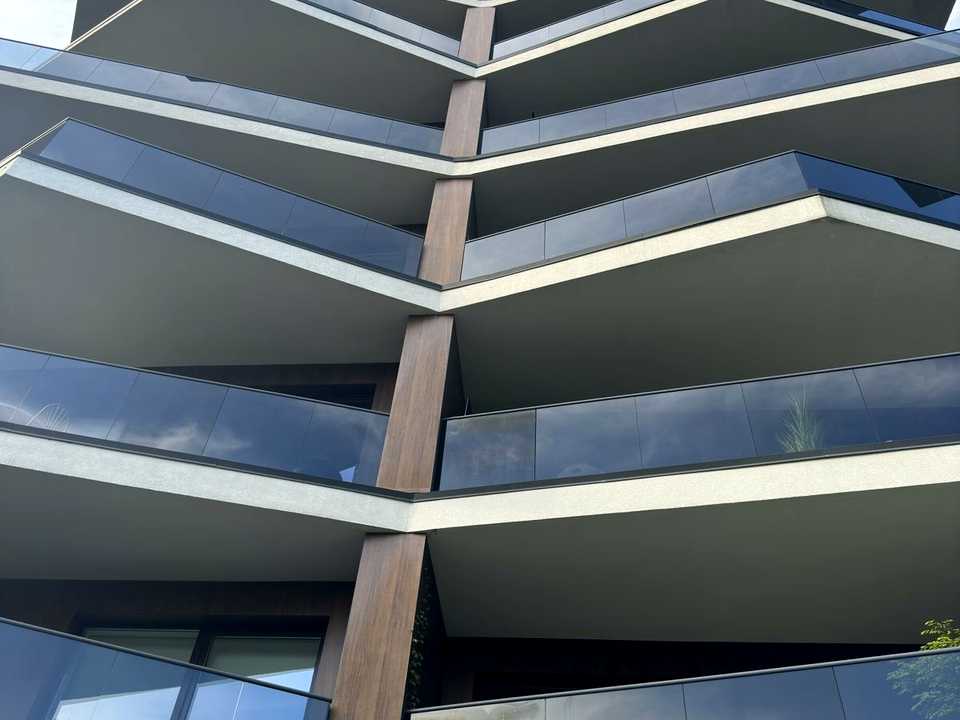 1816500104316884