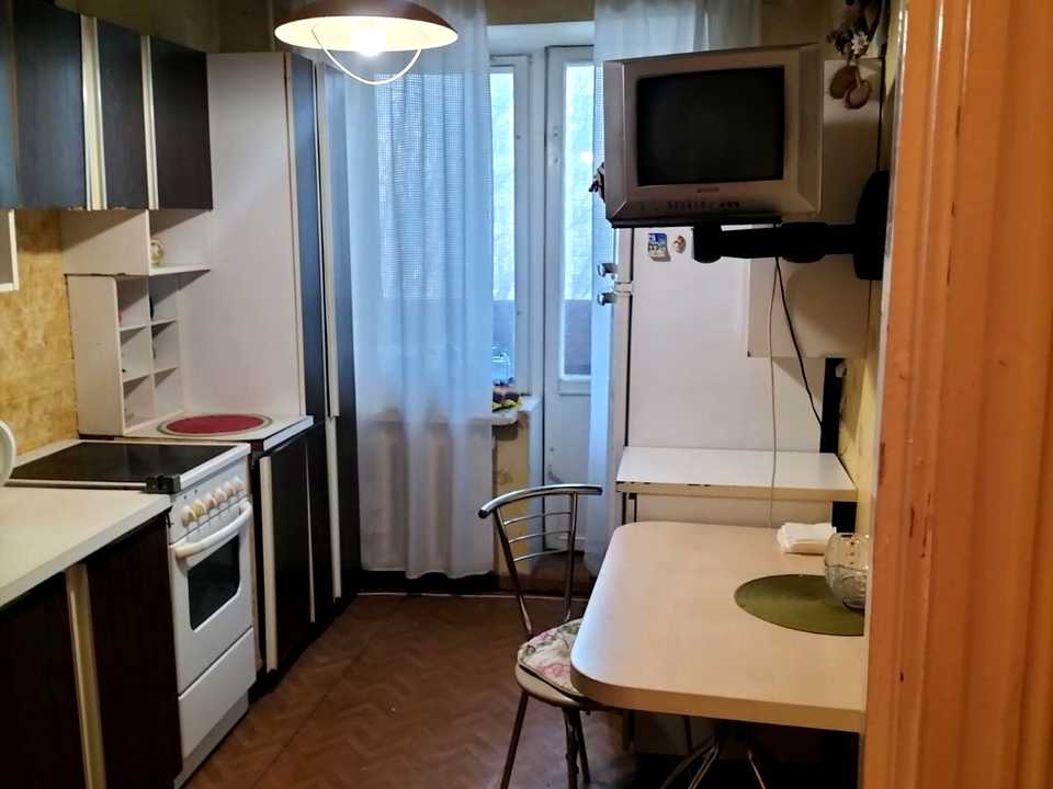 1826832861742791