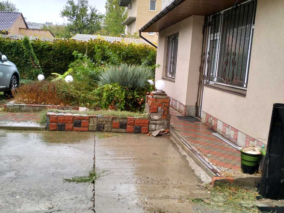 1827103757821639