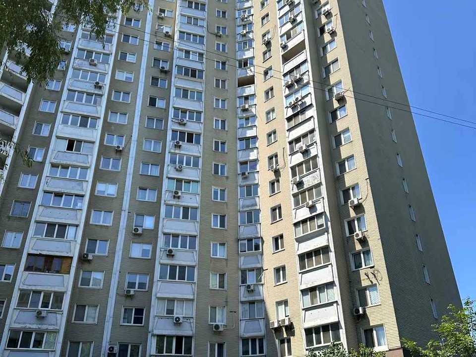 1836788846979570
