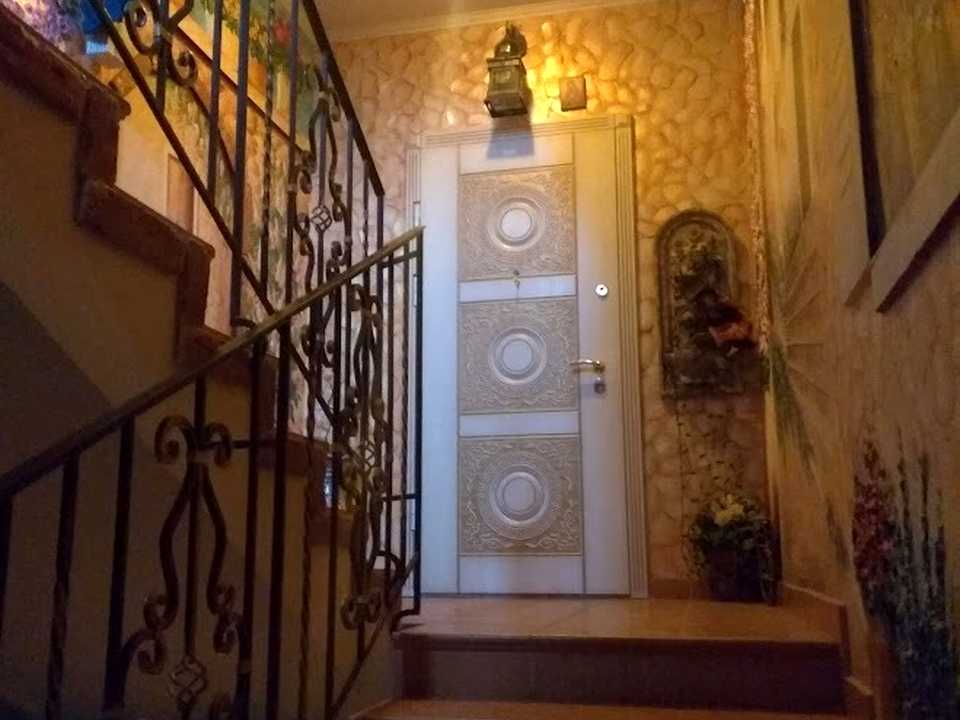 1816908373434372