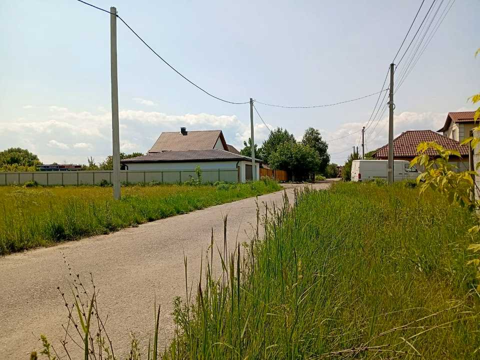 1835107246830133