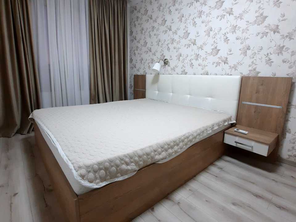 1749818083828718