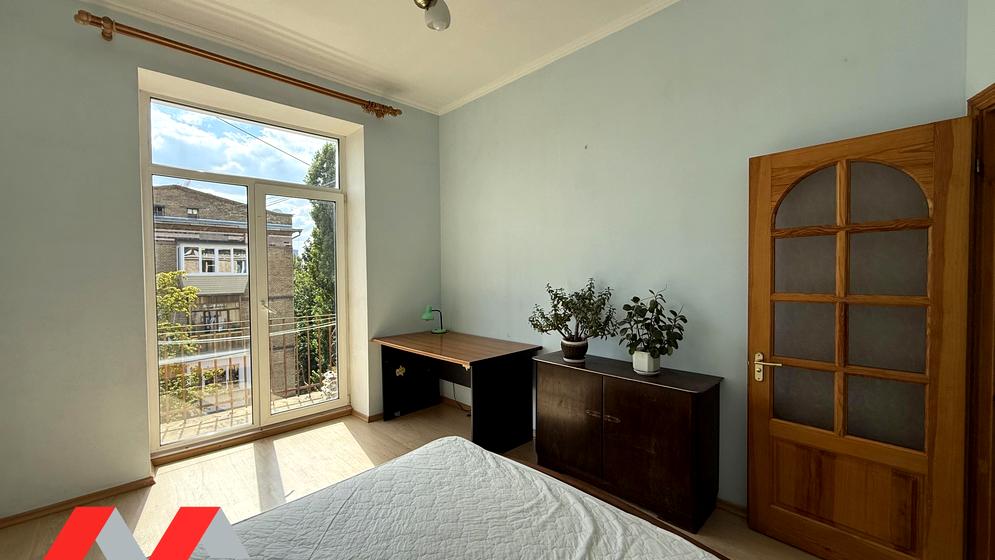 Лондонська вулиця, 2