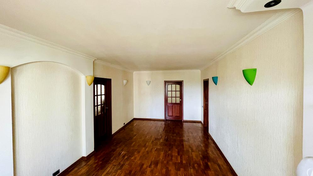 вулиця Миколи Лаврухіна, 7