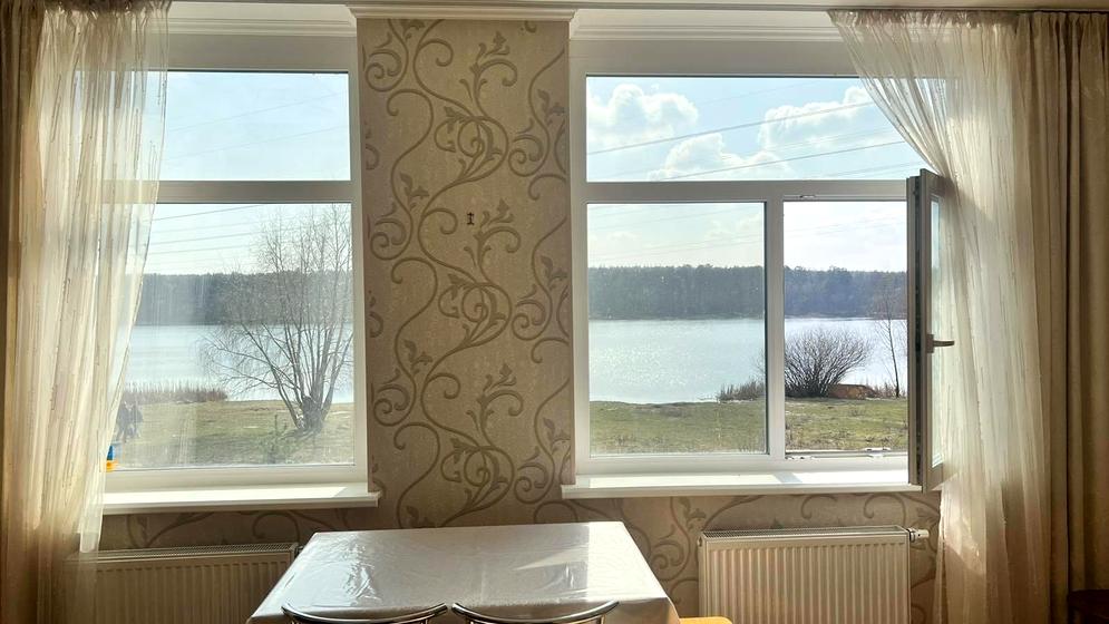 вулиця Володимира Наумовича, 6