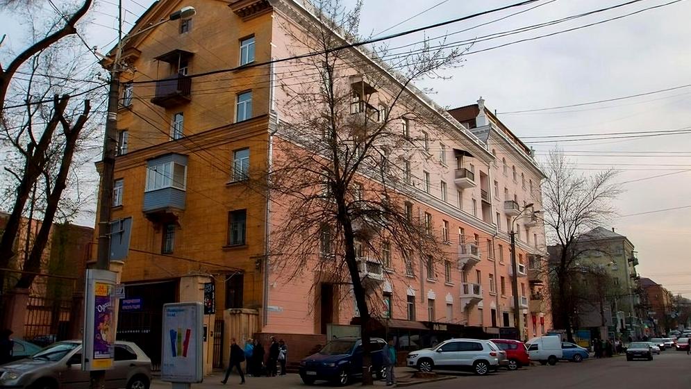 Харківська вулиця, 2