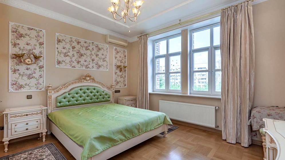 вулиця Олеся Гончара, 26