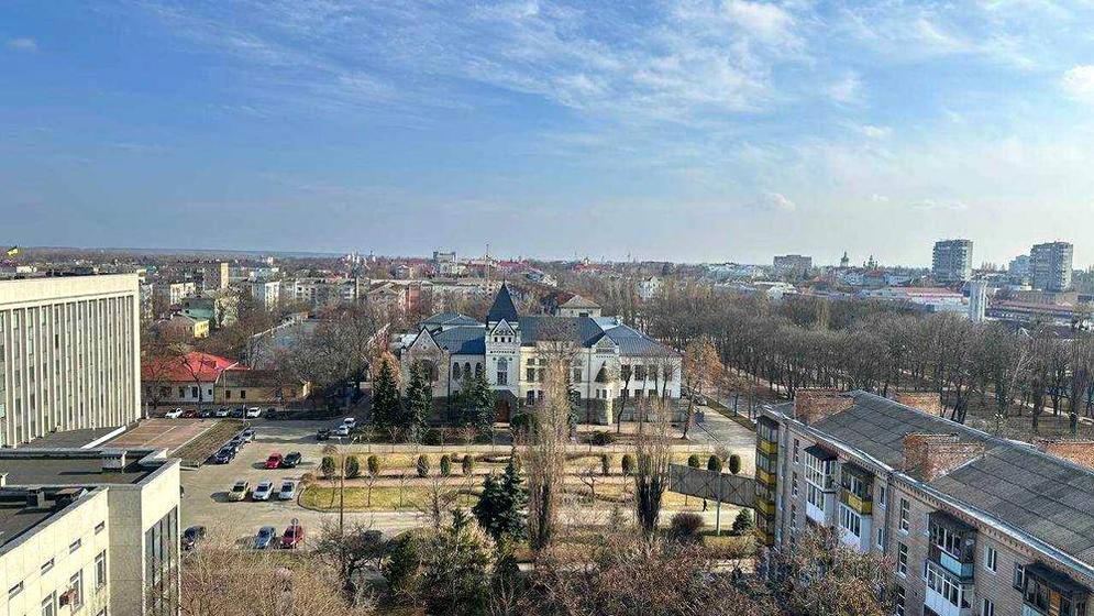 вул. Київська, 7