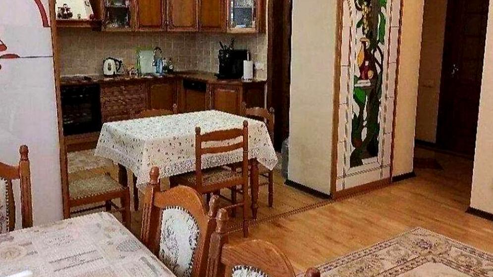 вулиця Володимира Моссаковського, 8