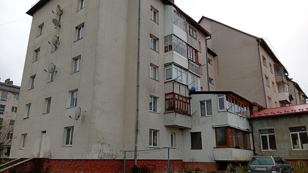 вулиця Української Армії, 4