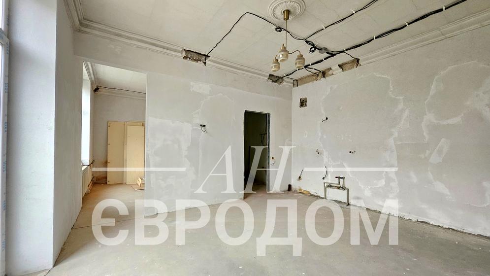 Молочна вулиця, 18