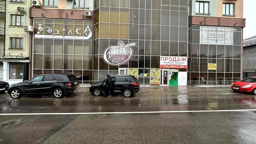 вулиця Степана Бандери, 53