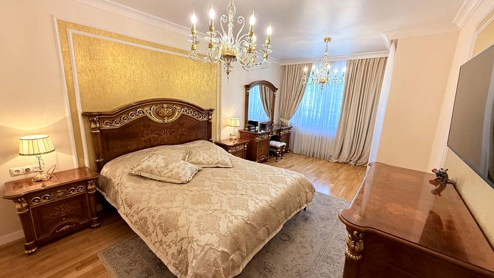вулиця Василя Тютюнника, 40