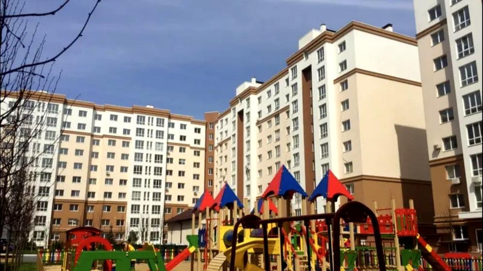 проспект Героїв Небесної Сотні, 32/2