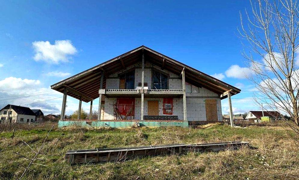 Будинок з підвалом гаражем і терасою! Вид на Озеро Ліс Бучанський парк