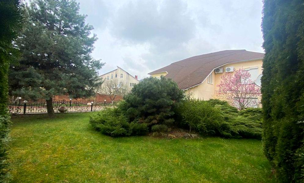 Продаж будинку в ЦЕНТРІ МІСТА З 10 КІМНАТАМИ