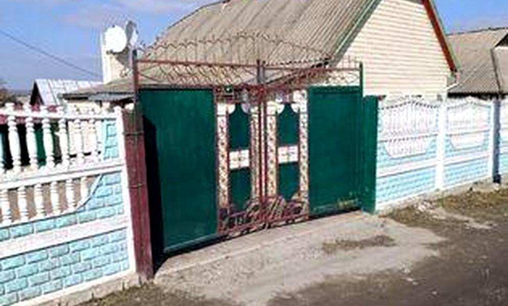 Продам будинок у місті Жашків, у центрі міста.