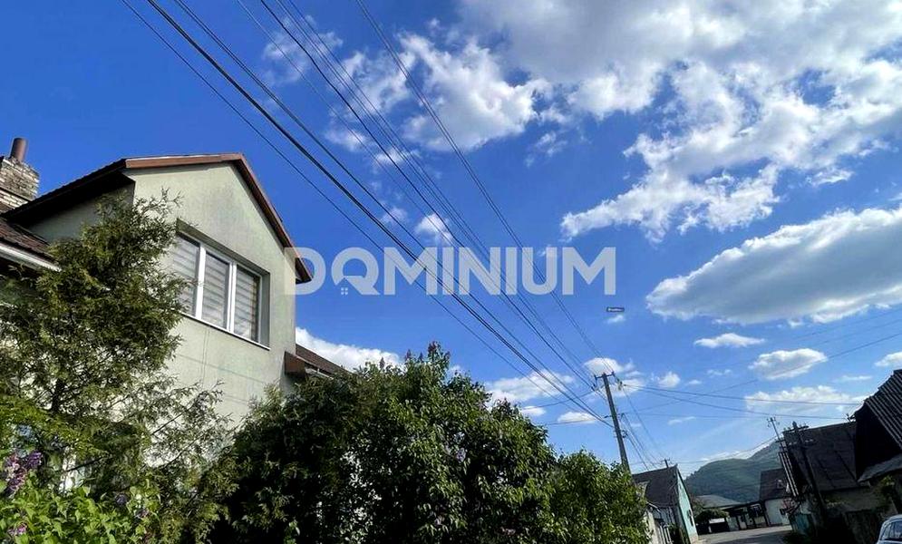Продається будинок у м. Хуст