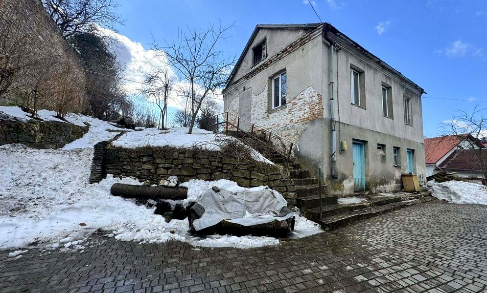 Дубенська вул., 40