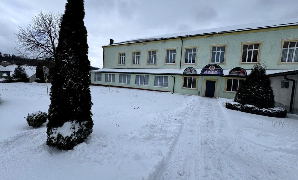 Джерельна вул., 17