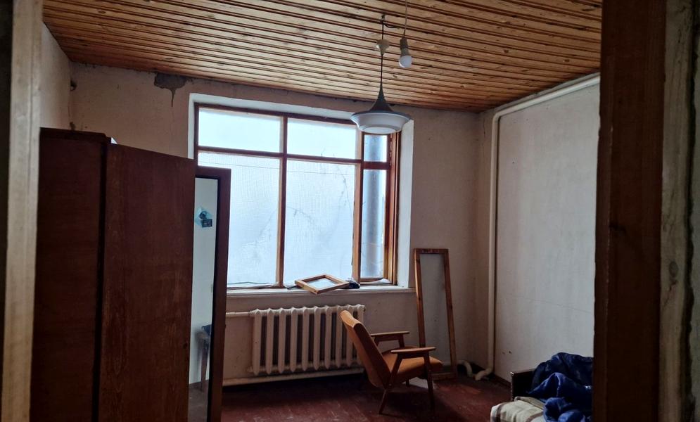 Космонавтів вул., 47