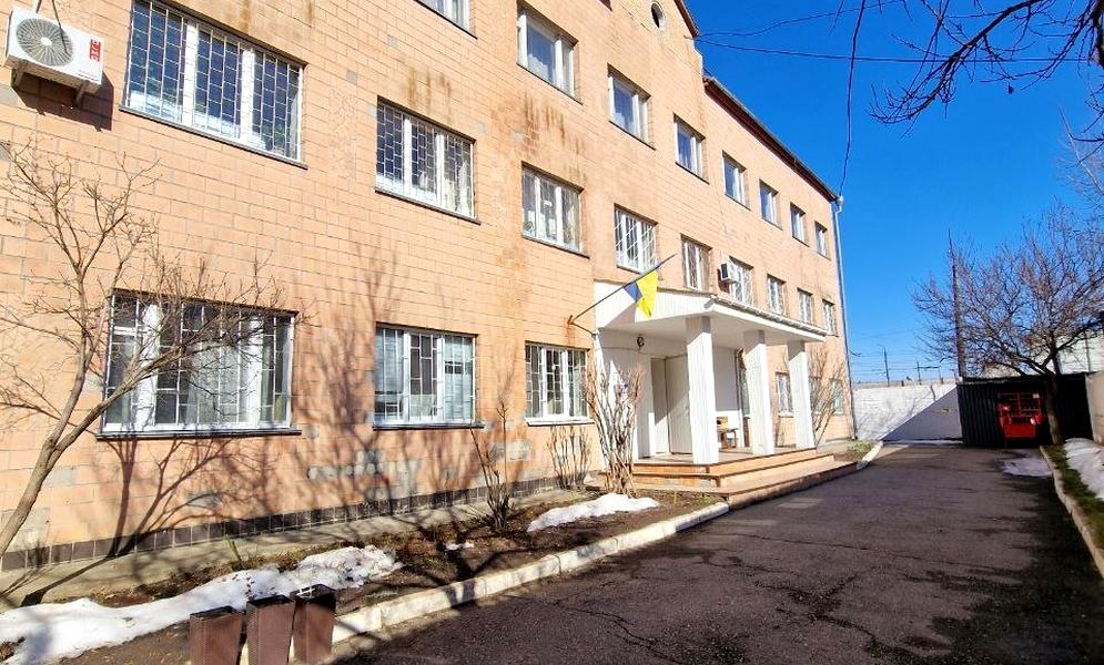 Молодіжна вул., 25