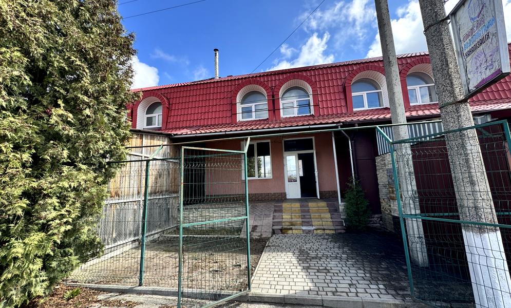 Олександра Довженка вул., 2К
