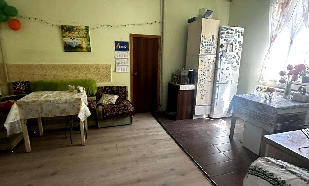Станційна вул., 11