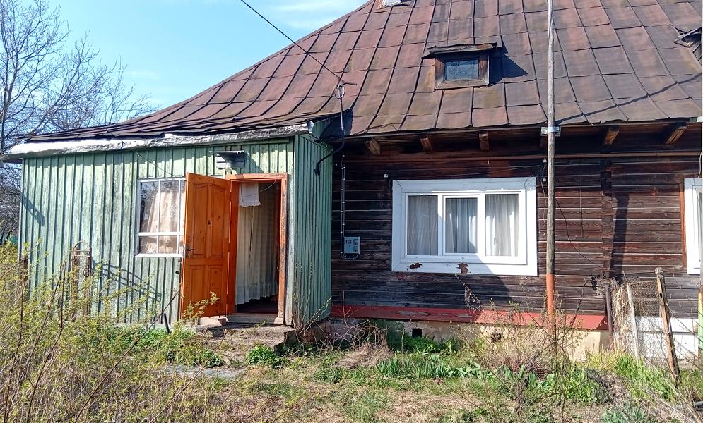 Добровольців вул. (Комарова), 32