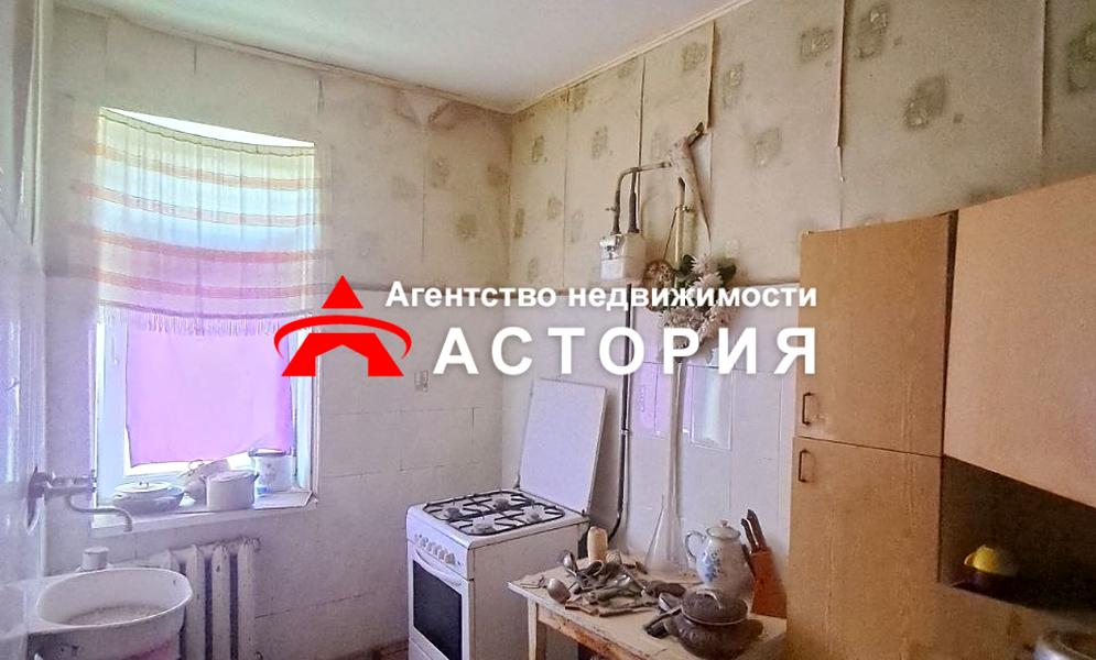 Героїв Крут вул. (12 Квітня), 25